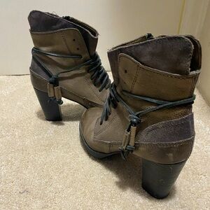 Leather and suede shoes. Very good condition.